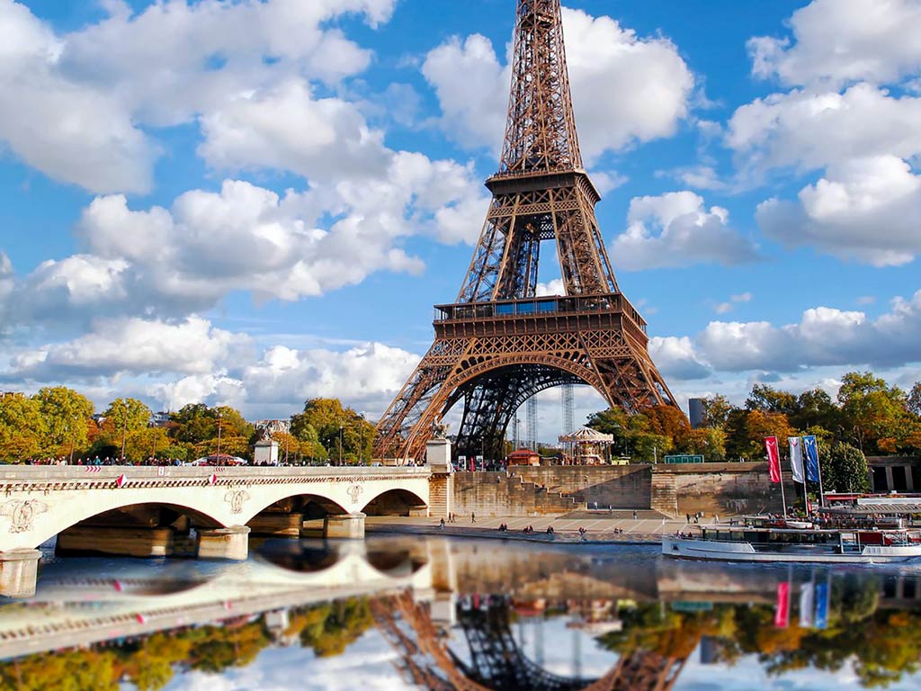 Book Now for Paris Ticket Tours: Uncover the City’s Secrets